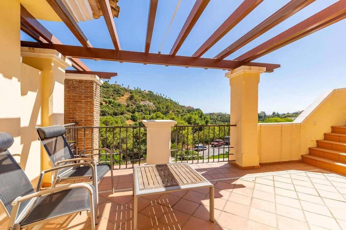 Apartamento de 2 habitaciones en Marbella en venta con piscina garaje - 475.000 € (Ref: 9301513)