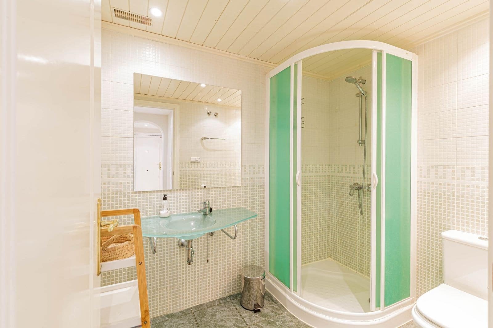 Apartamento de 2 habitaciones en Marbella en venta con piscina garaje - 475.000 € (Ref: 9301513)