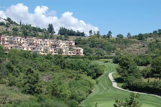 Apartamento de 2 habitaciones en Marbella en venta con piscina garaje - 475.000 € (Ref: 9301513)