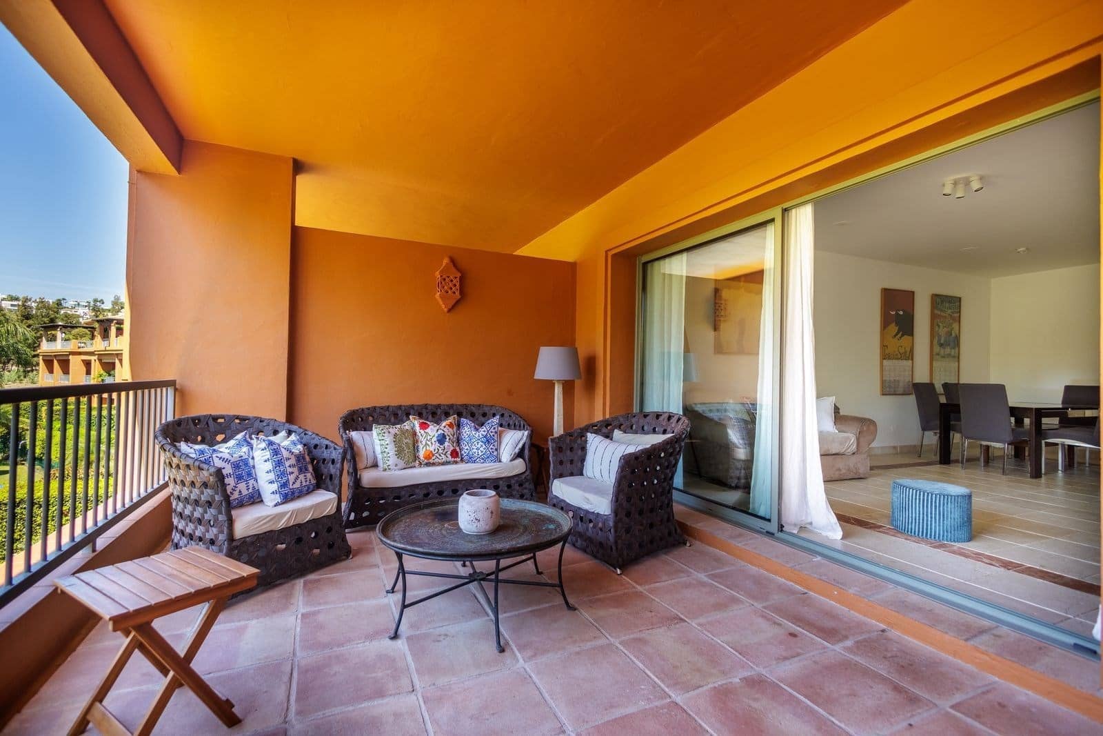 Apartamento de 2 habitaciones en Estepona en venta con piscina garaje - 420.000 € (Ref: 9301784)