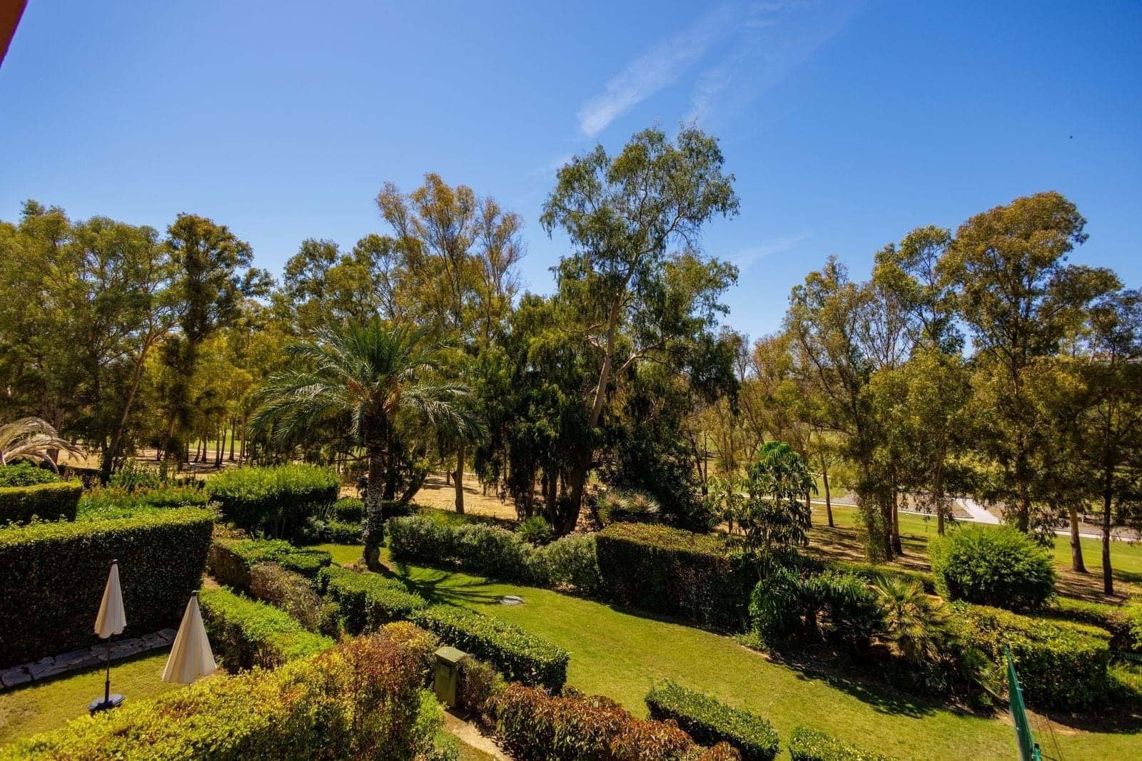 Apartamento de 2 habitaciones en Estepona en venta con piscina garaje - 420.000 € (Ref: 9301784)