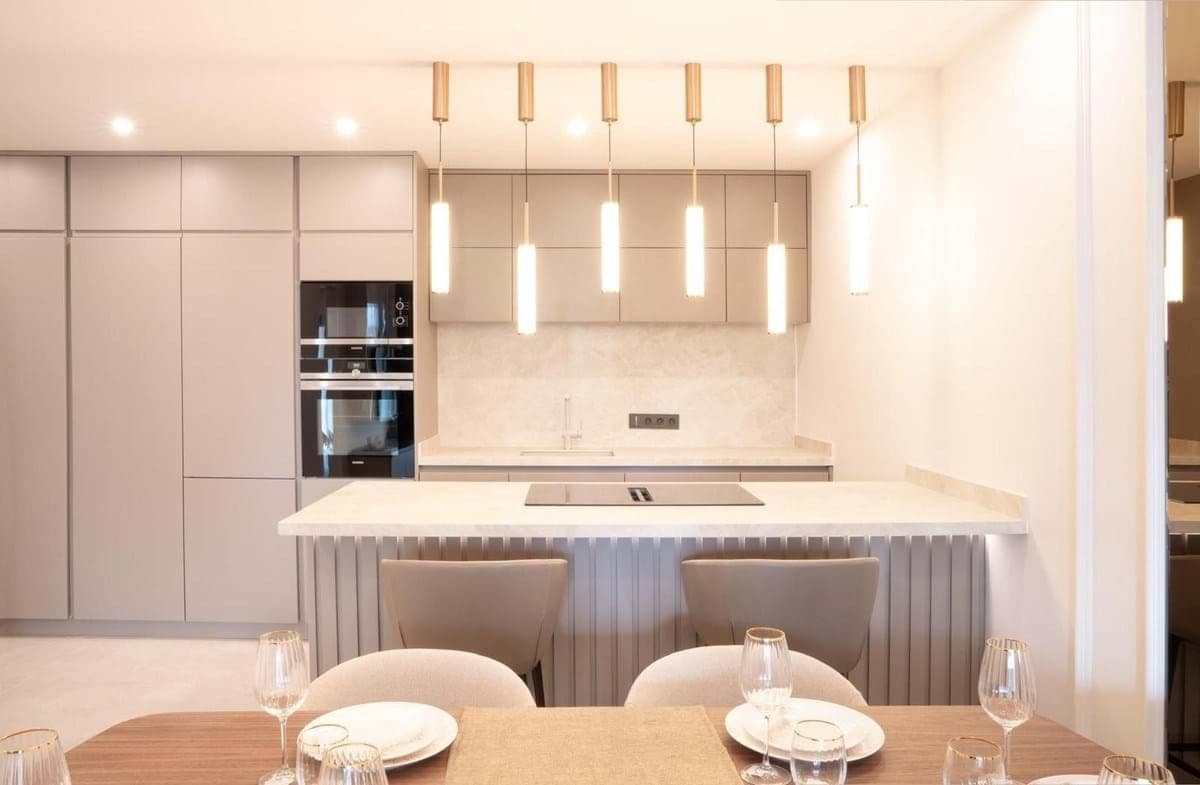 3 Zimmer Apartment zu verkaufen in Estepona mit Pool Garage - 1.550.000 € (Ref: 9301965)