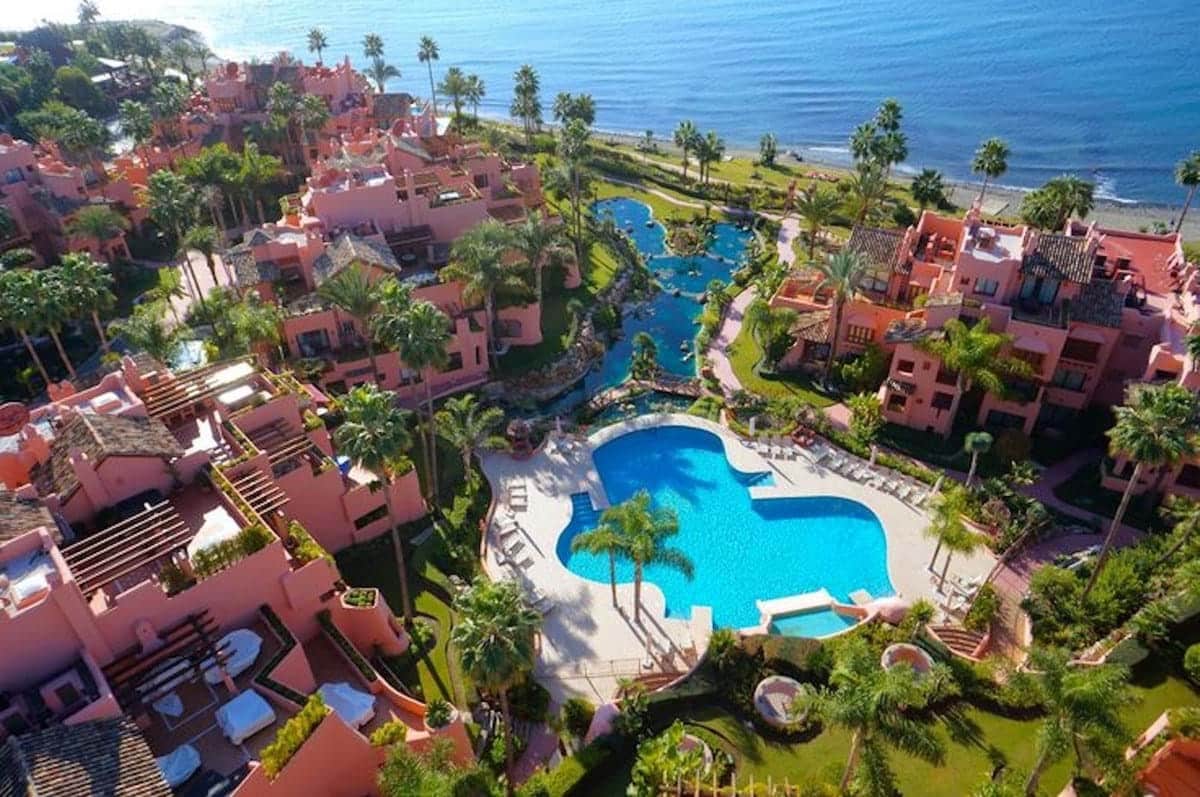 3 Zimmer Apartment zu verkaufen in Estepona mit Pool Garage - 1.550.000 € (Ref: 9301965)
