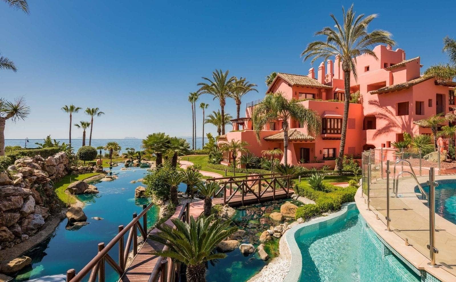 3 Zimmer Apartment zu verkaufen in Estepona mit Pool Garage - 1.550.000 € (Ref: 9301965)