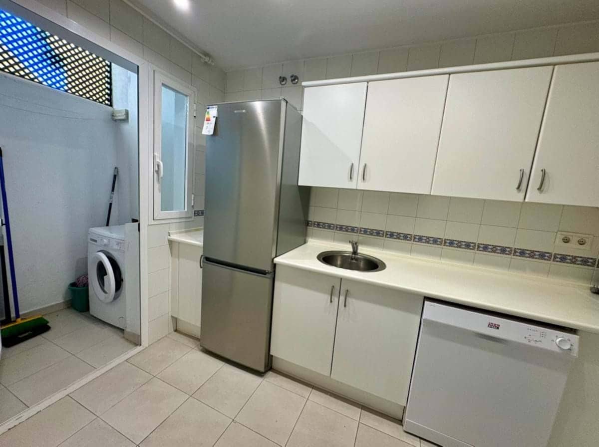 3 bedroom Apartment for sale in Marbella with pool garage - € 349,000 (Ref: 9301966)