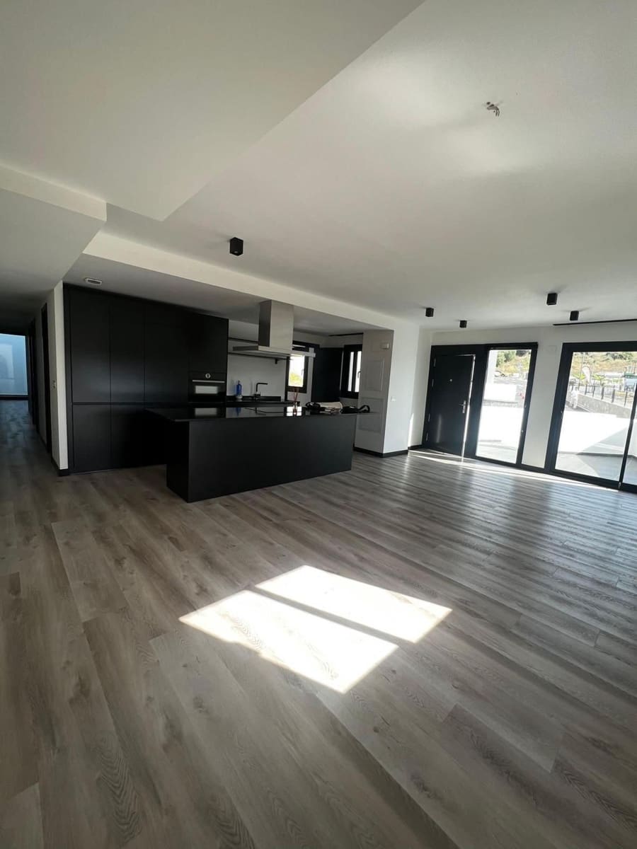 4 bedroom Apartment for sale in Mijas with garage - € 475,000 (Ref: 9315228)