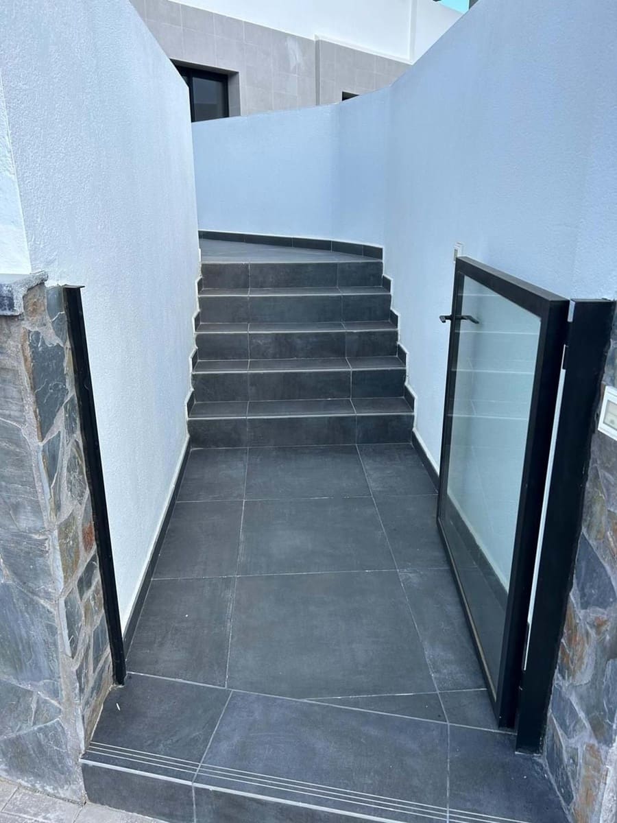 4 bedroom Apartment for sale in Mijas with garage - € 475,000 (Ref: 9315228)