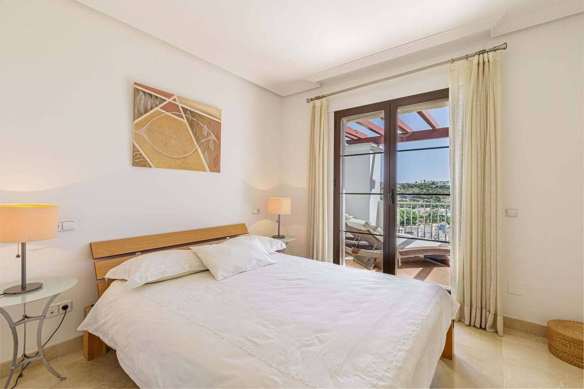 Apartamento de 2 habitaciones en Marbella en venta con piscina garaje - 420.000 € (Ref: 9319540)