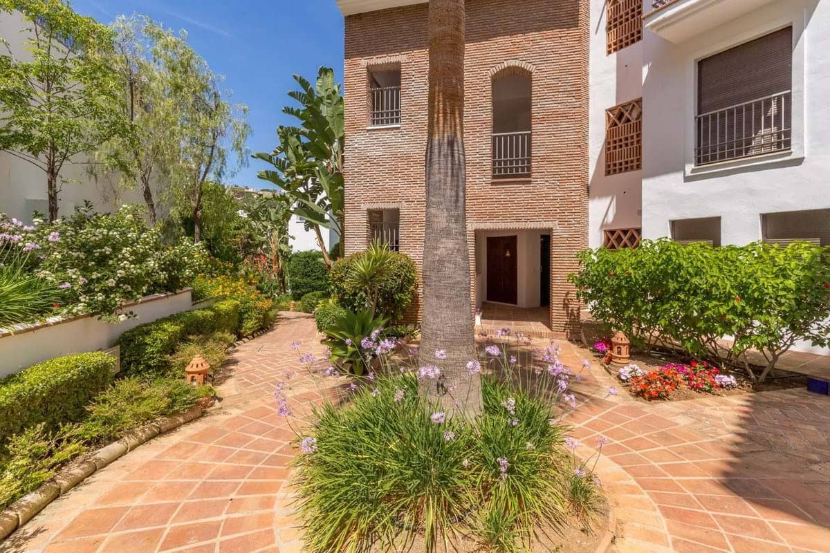 Apartamento de 2 habitaciones en Marbella en venta con piscina garaje - 420.000 € (Ref: 9319540)
