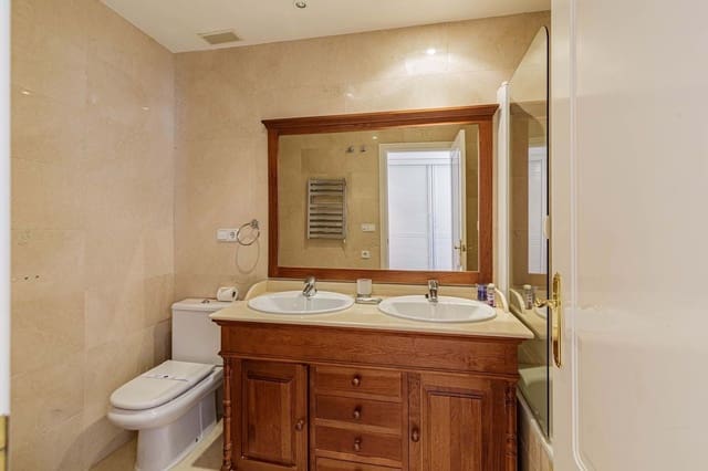 Apartamento de 2 habitaciones en Marbella en venta con piscina garaje - 420.000 € (Ref: 9319540)