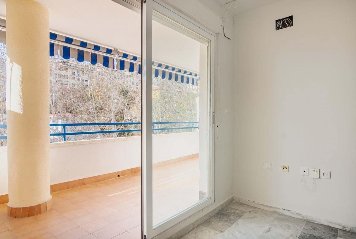 2 soveværelse Lejlighed til salg i Marbella med swimmingpool - € 334.000 (Ref: 9319693)