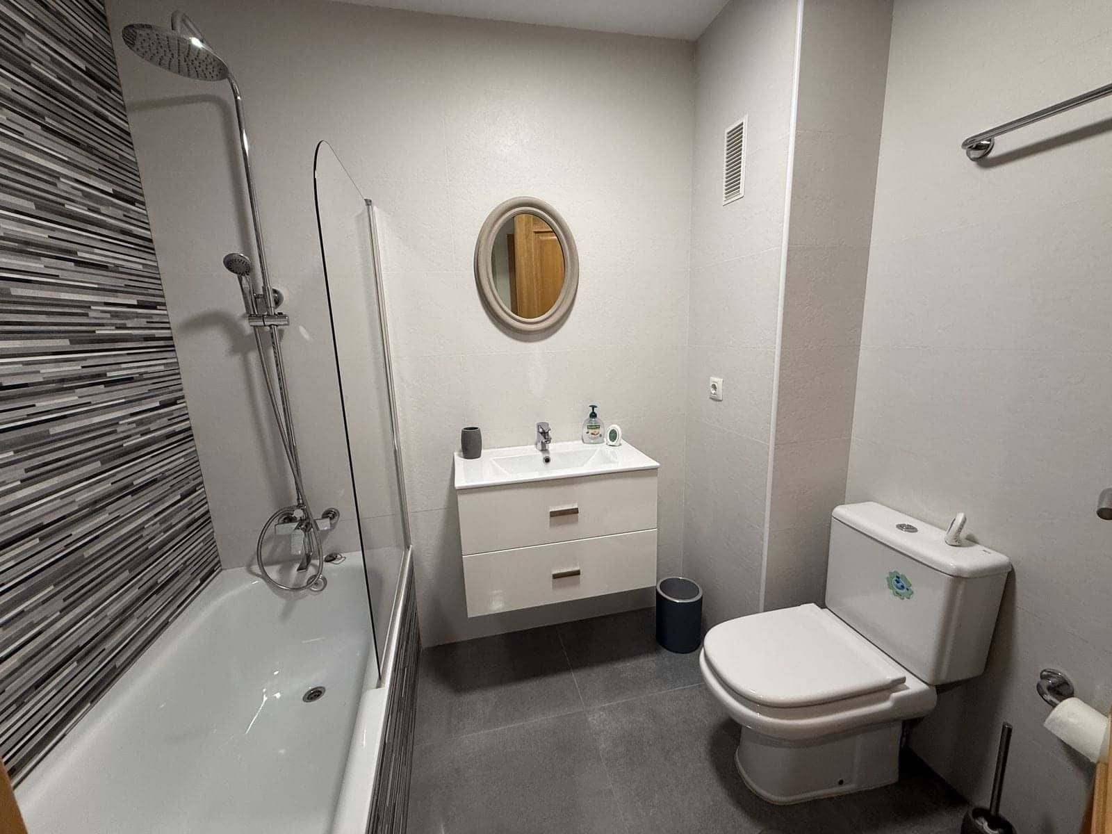 3 soveværelse Lejlighed til salg i Manilva med swimmingpool garage - € 365.000 (Ref: 9320039)