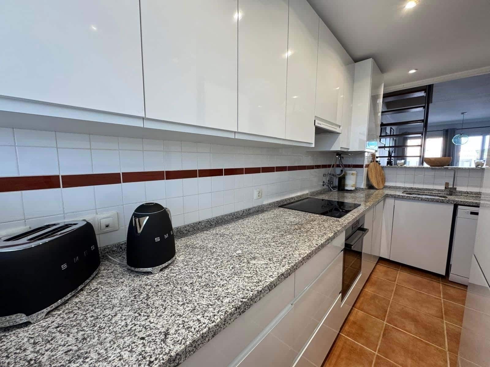 3 soveværelse Lejlighed til salg i Manilva med swimmingpool garage - € 365.000 (Ref: 9320039)