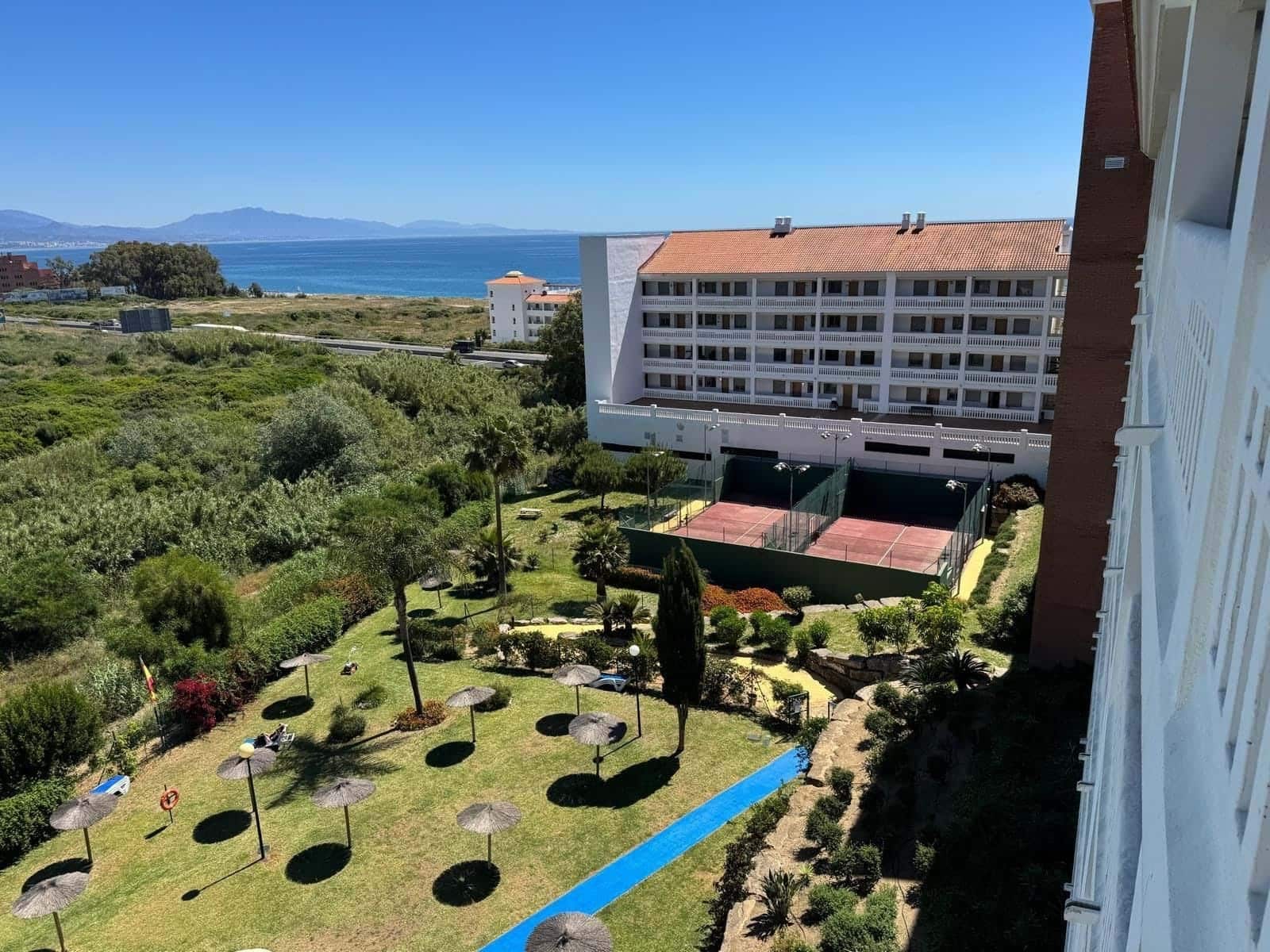 3 soveværelse Lejlighed til salg i Manilva med swimmingpool garage - € 365.000 (Ref: 9320039)