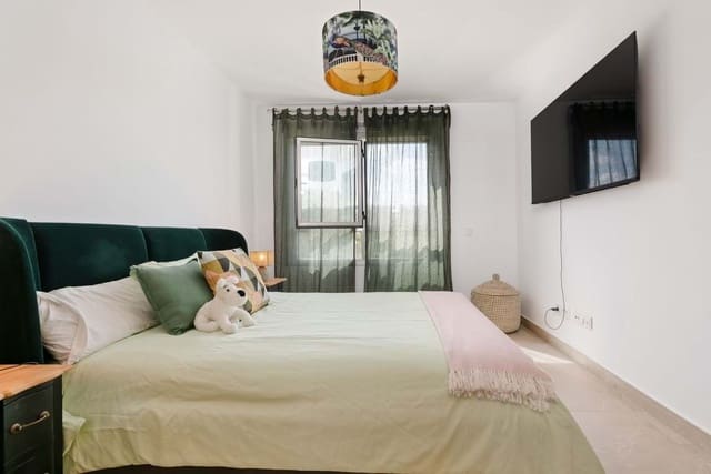 Casa de 3 habitaciones en Estepona en venta con piscina garaje - 460.000 € (Ref: 9320042)