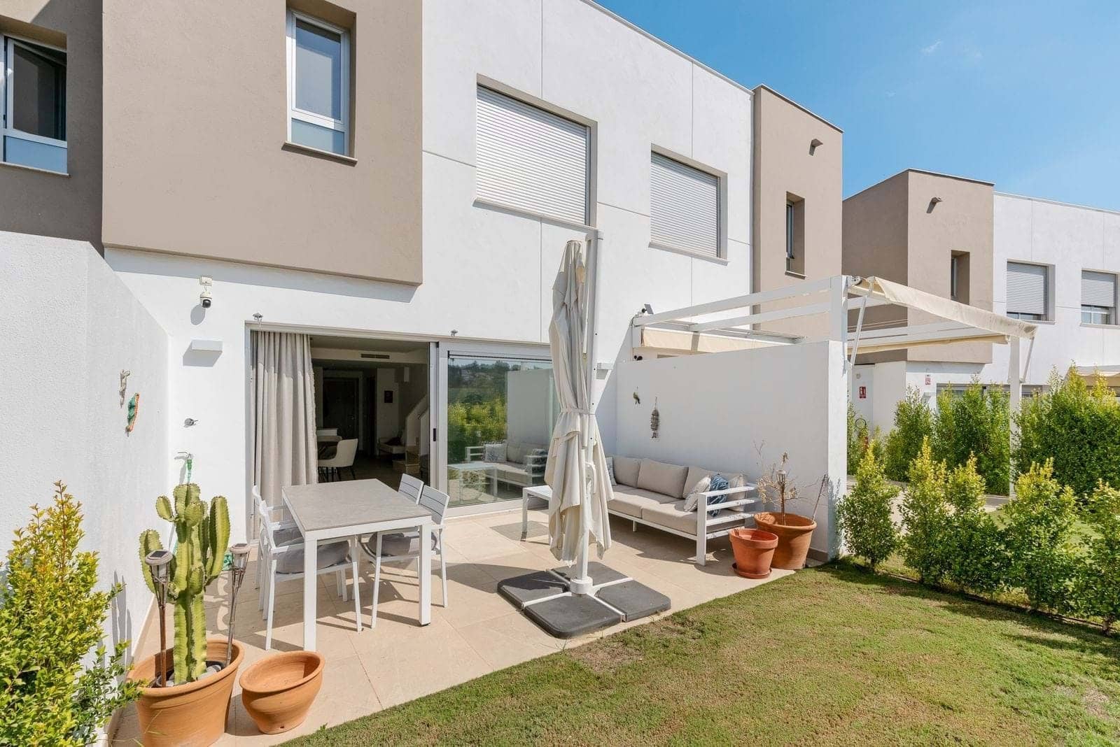 Casa de 3 habitaciones en Estepona en venta con piscina garaje - 460.000 € (Ref: 9320042)
