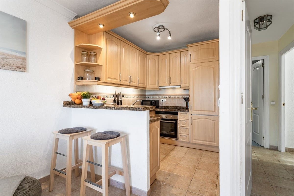 Apartamento de 2 habitaciones en Mijas en venta con piscina garaje - 315.000 € (Ref: 9320043)