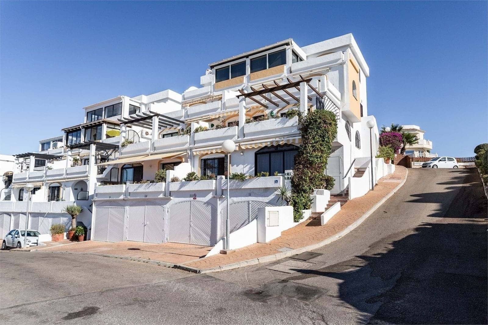 Apartamento de 2 habitaciones en Mijas en venta con piscina garaje - 315.000 € (Ref: 9320043)