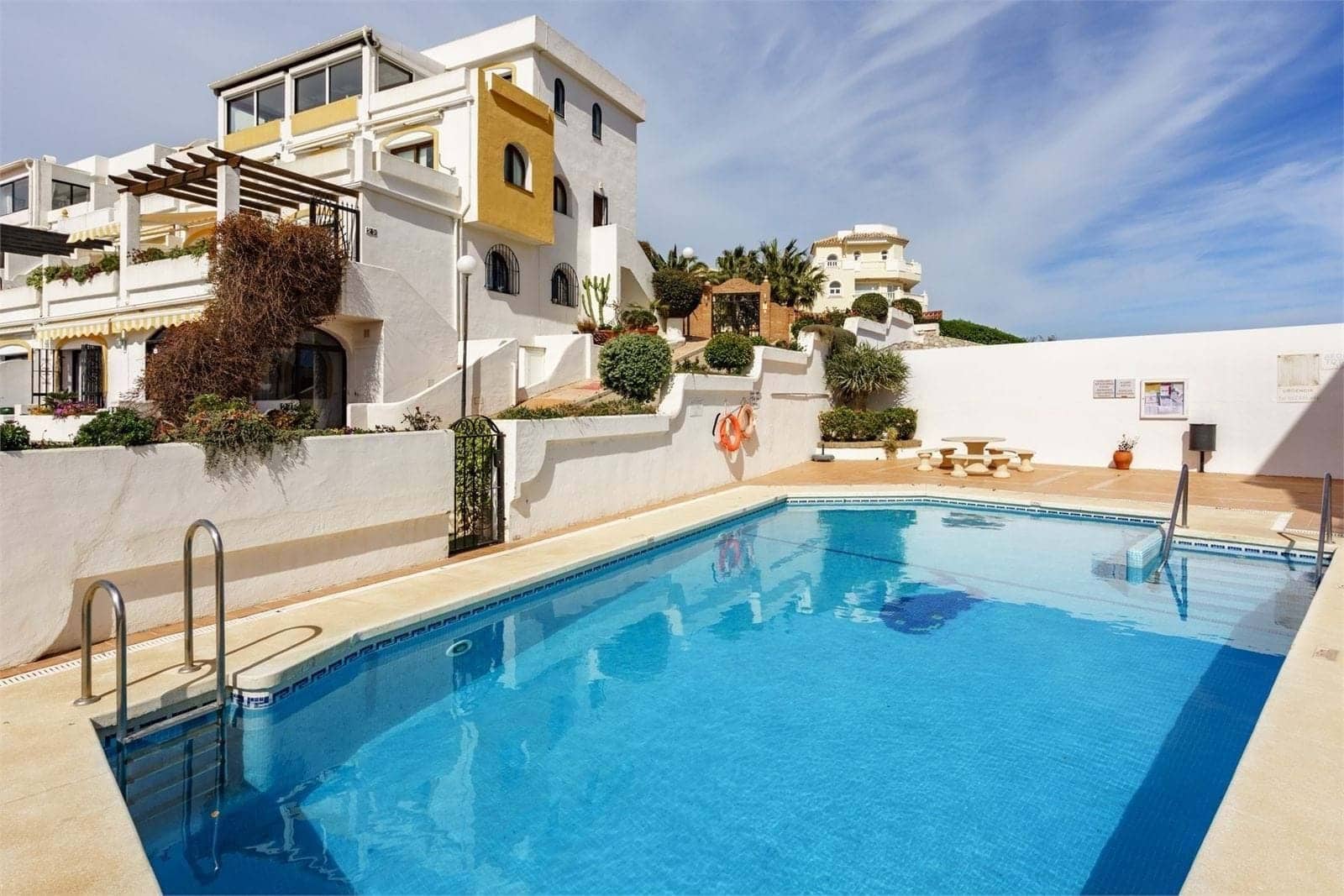 Apartamento de 2 habitaciones en Mijas en venta con piscina garaje - 315.000 € (Ref: 9320043)