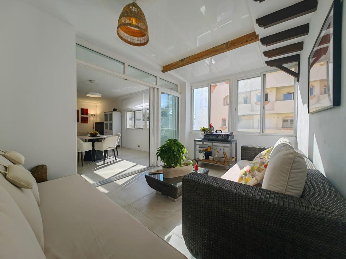 Apartamento de 3 habitaciones en Estepona en venta con piscina garaje - 498.500 € (Ref: 9322387)