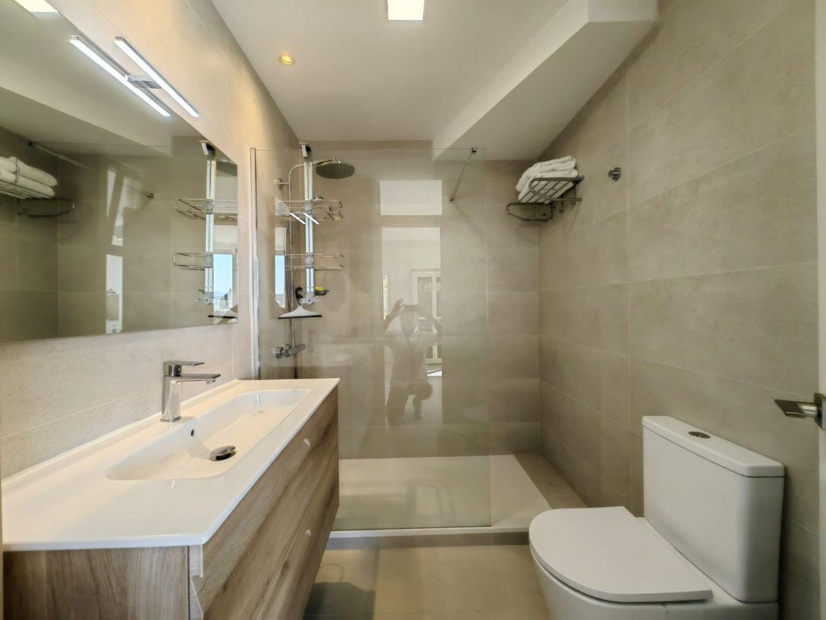 Apartamento de 3 habitaciones en Estepona en venta con piscina garaje - 498.500 € (Ref: 9322387)