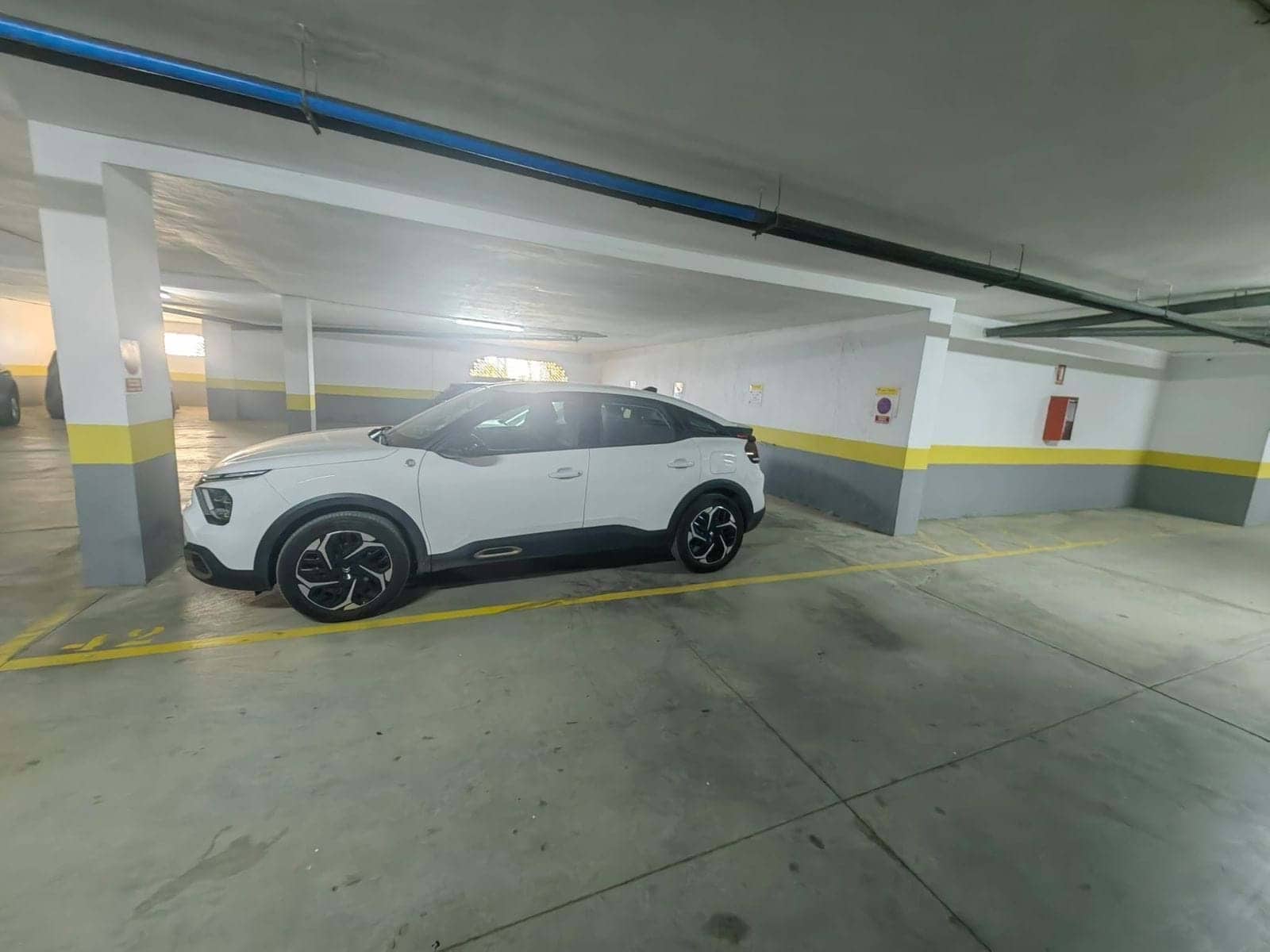 Apartamento de 3 habitaciones en Estepona en venta con piscina garaje - 498.500 € (Ref: 9322387)