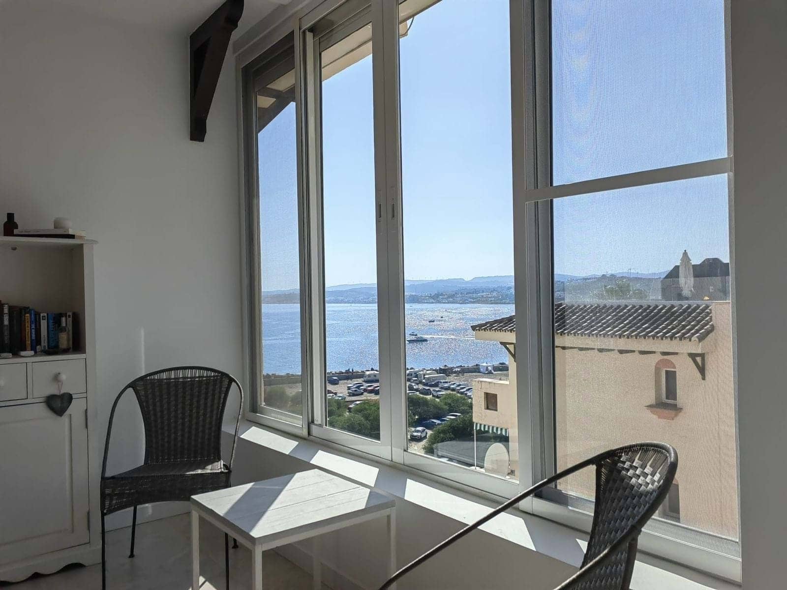 Apartamento de 3 habitaciones en Estepona en venta con piscina garaje - 498.500 € (Ref: 9322387)