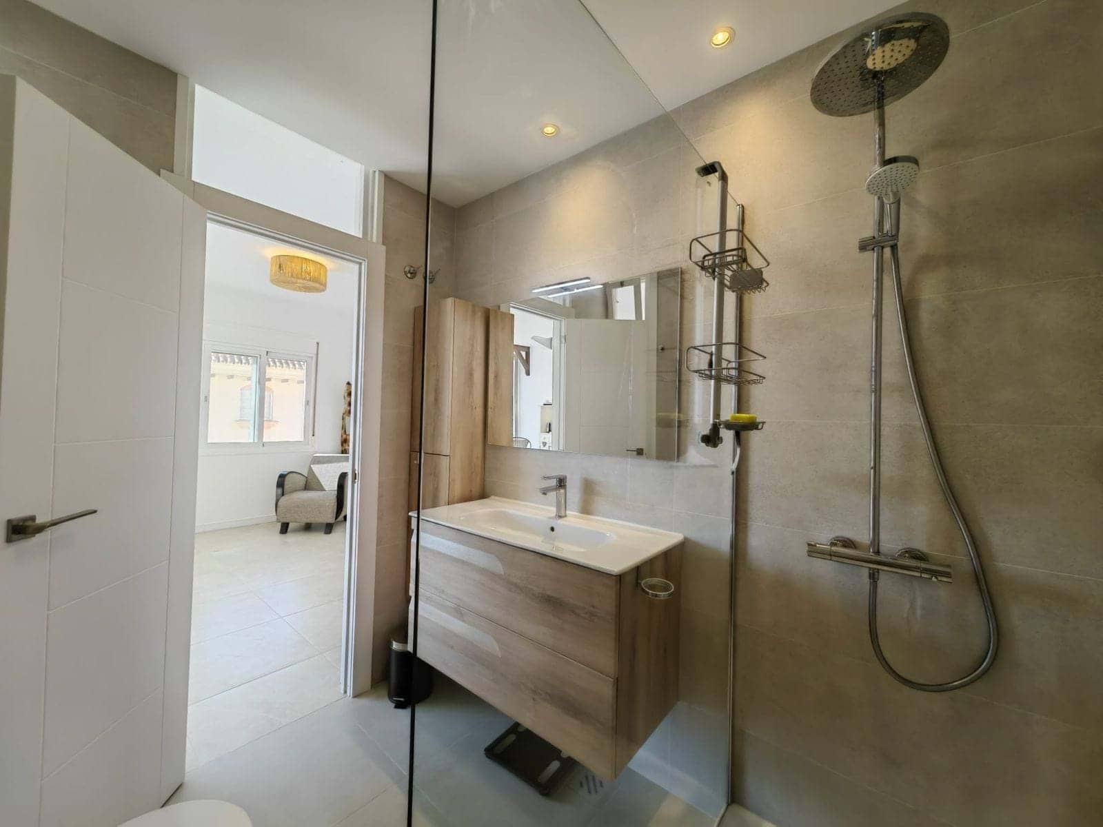 Apartamento de 3 habitaciones en Estepona en venta con piscina garaje - 498.500 € (Ref: 9322387)