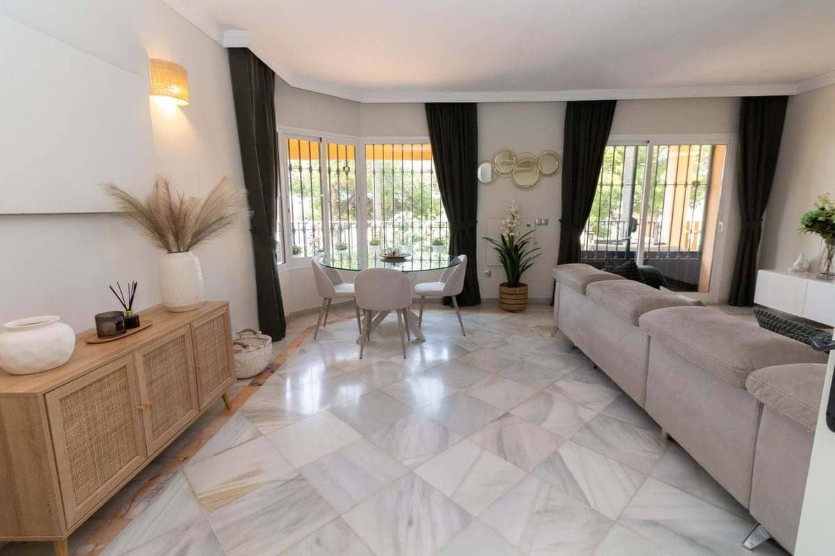3 bedroom Villa for sale in Mijas with pool garage - € 470,000 (Ref: 9322432)