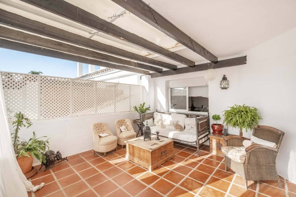 Apartamento de 2 habitaciones en Marbella en venta con piscina - 429.000 € (Ref: 9322434)