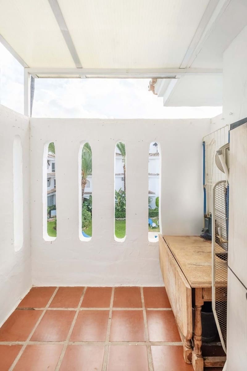 Apartamento de 2 habitaciones en Marbella en venta con piscina - 429.000 € (Ref: 9322434)