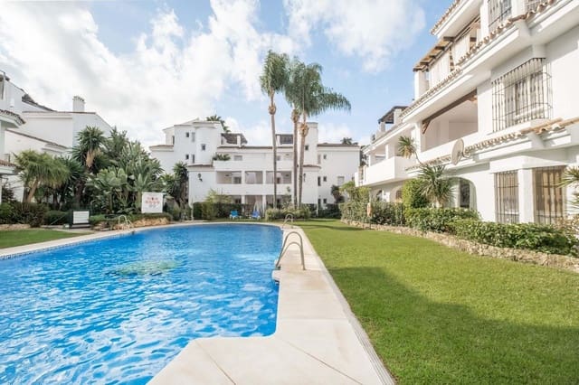 Apartamento de 2 habitaciones en Marbella en venta con piscina - 429.000 € (Ref: 9322434)