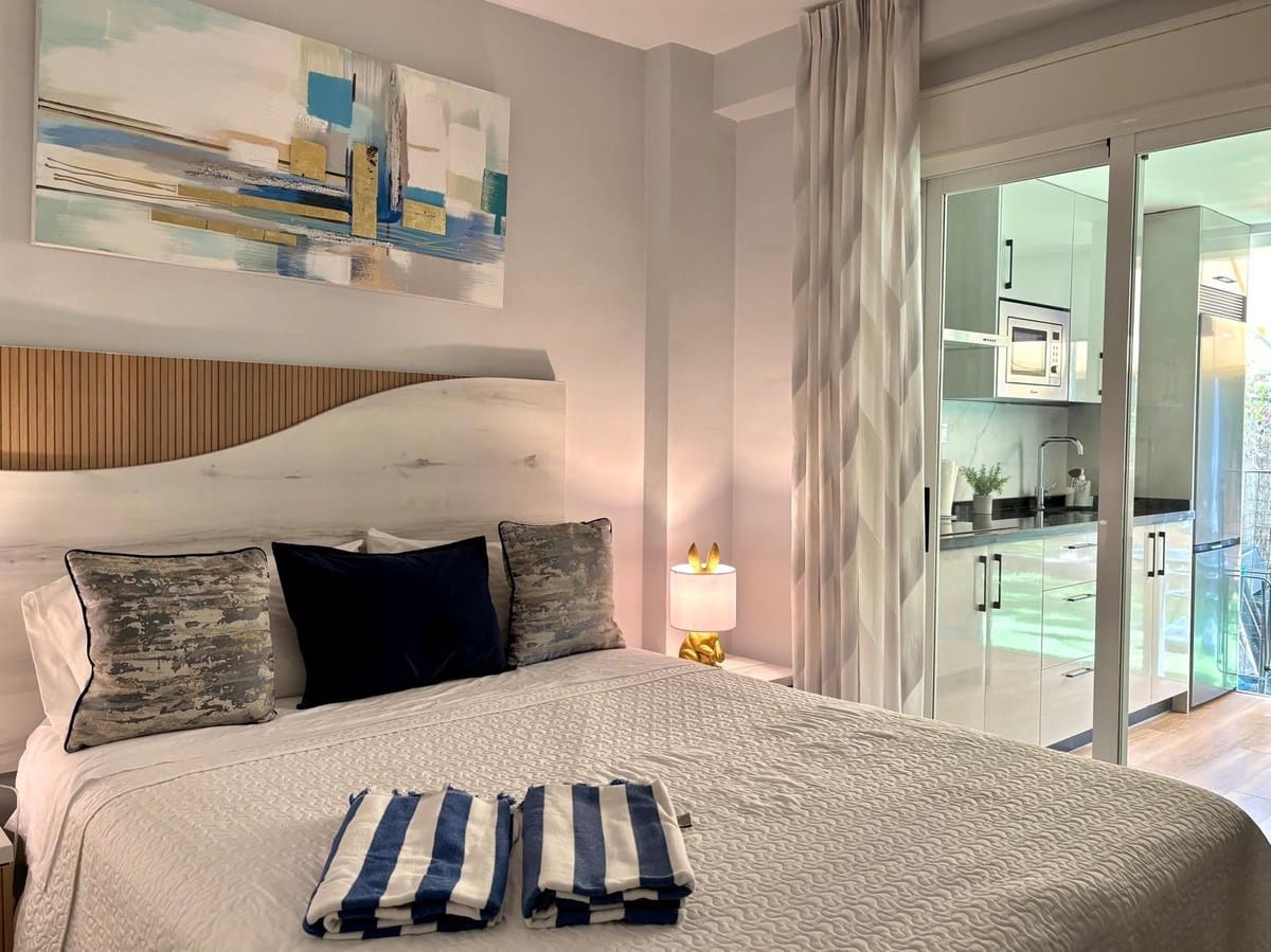 Apartamento de 2 habitaciones en Mijas en venta con piscina garaje - 329.000 € (Ref: 9322435)