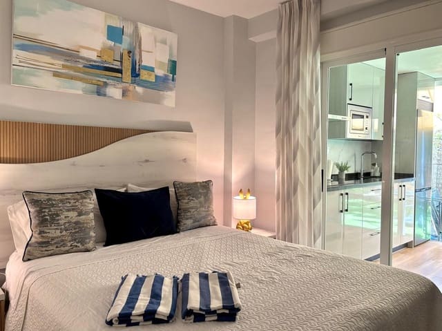 Apartamento de 2 habitaciones en Mijas en venta con piscina garaje - 329.000 € (Ref: 9322435)