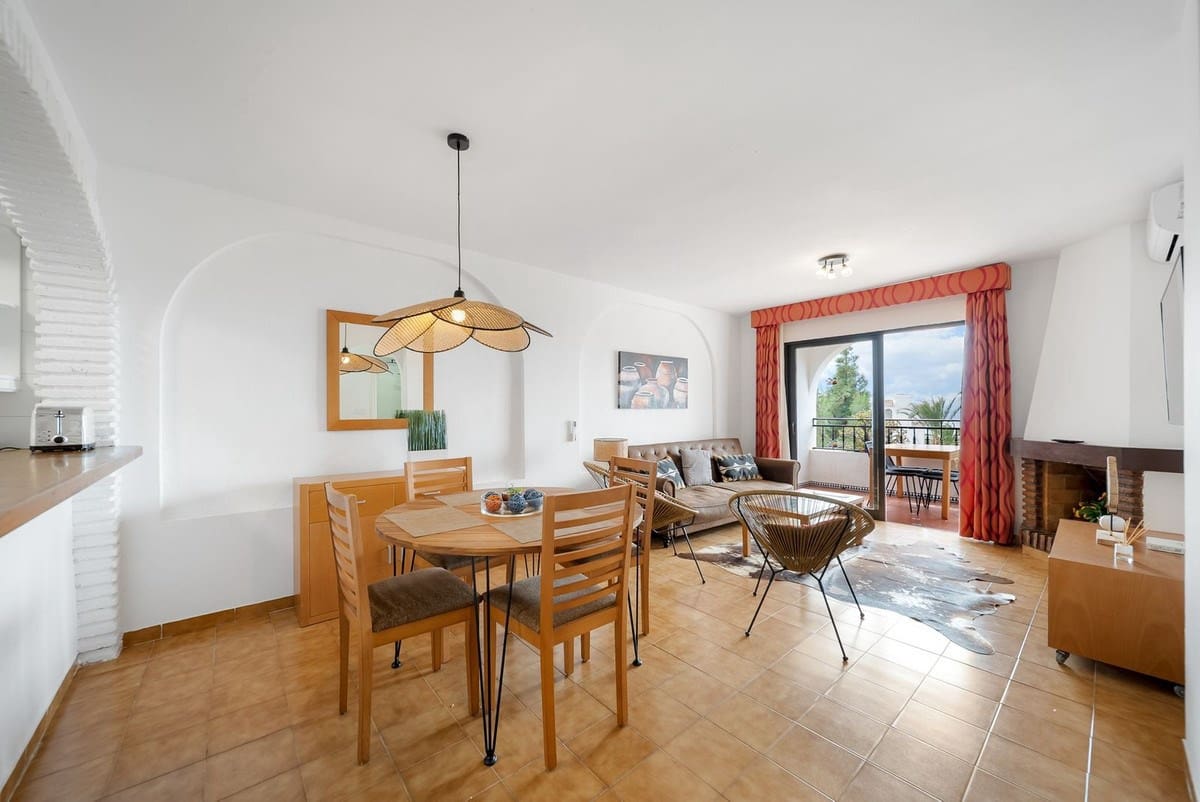 Apartamento de 2 habitaciones en Mijas en venta con piscina garaje - 329.000 € (Ref: 9325461)