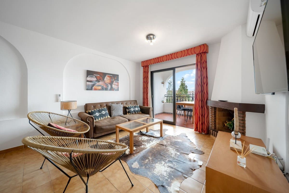 Apartamento de 2 habitaciones en Mijas en venta con piscina garaje - 329.000 € (Ref: 9325461)