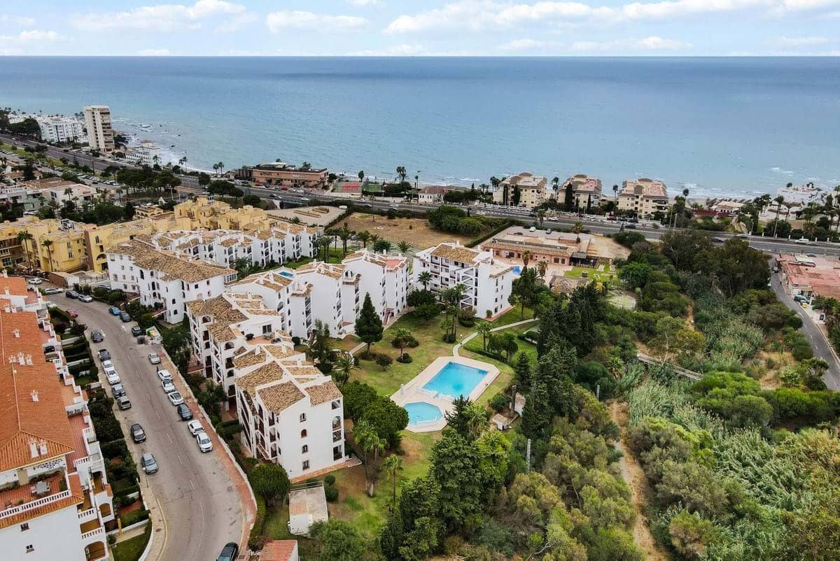 Apartamento de 2 habitaciones en Mijas en venta con piscina garaje - 329.000 € (Ref: 9325461)