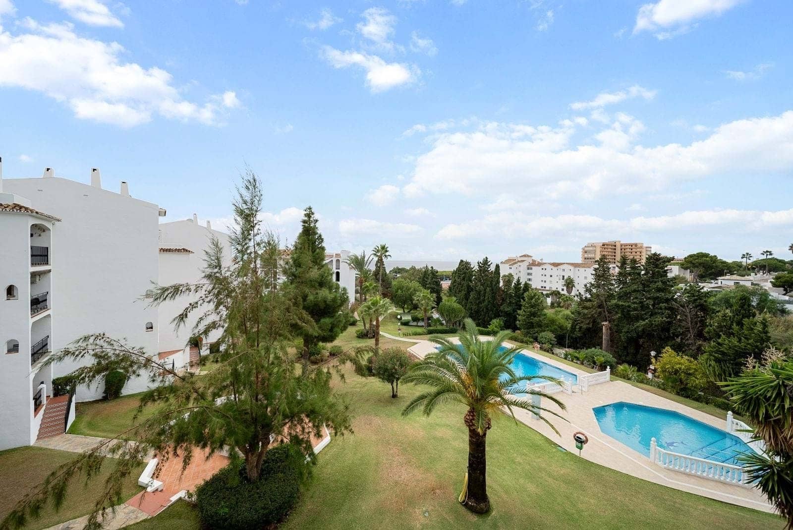 Apartamento de 2 habitaciones en Mijas en venta con piscina garaje - 329.000 € (Ref: 9325461)