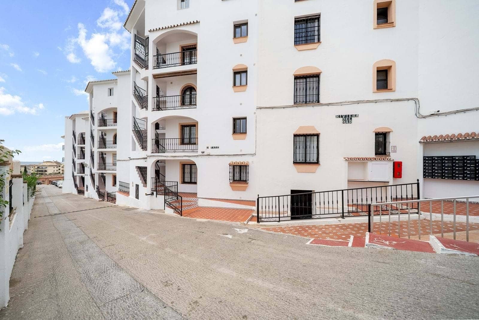 Apartamento de 2 habitaciones en Mijas en venta con piscina garaje - 329.000 € (Ref: 9325461)