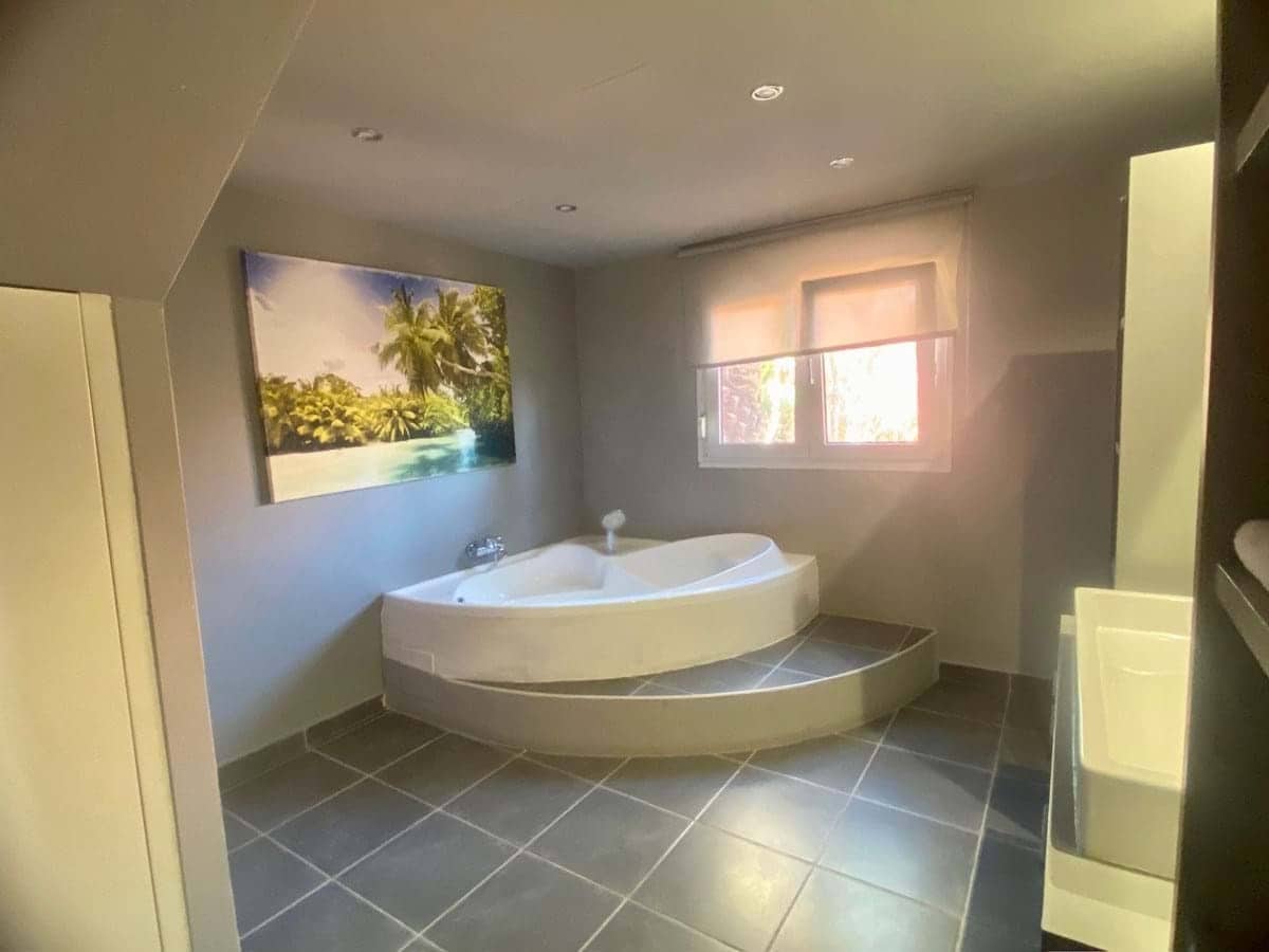 2 soveværelse Lejlighed til salg i Marbella med swimmingpool - € 287.000 (Ref: 9337359)