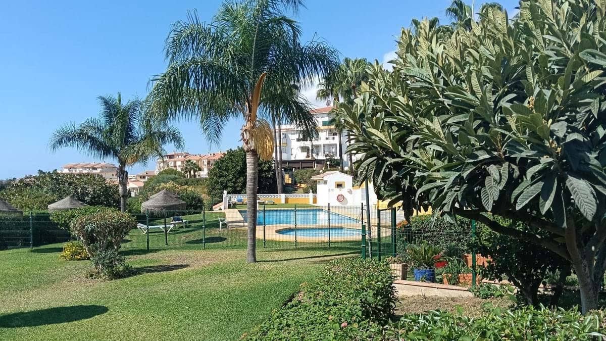 Apartamento de 2 habitaciones en Mijas en venta con piscina garaje - 272.500 € (Ref: 9337360)