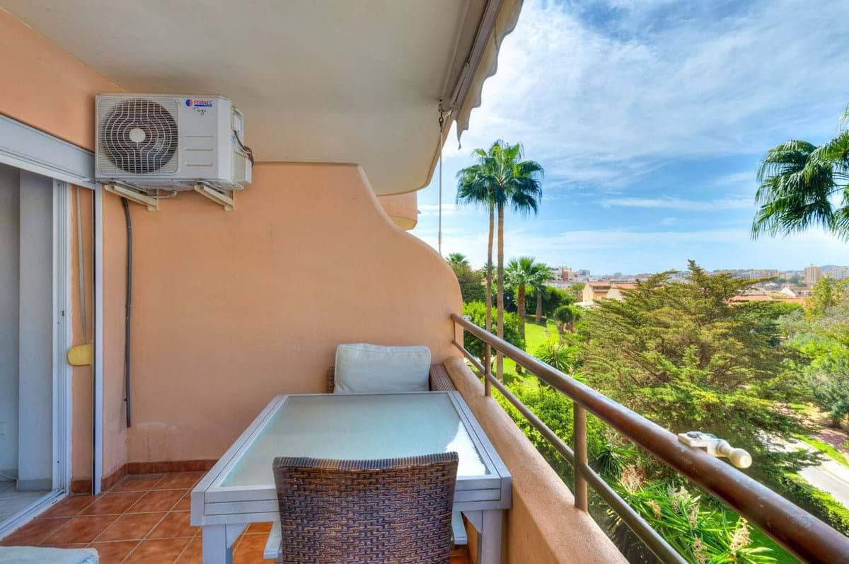 2 bedroom Apartment for sale in Fuengirola with pool garage - € 269,000 (Ref: 9337503)