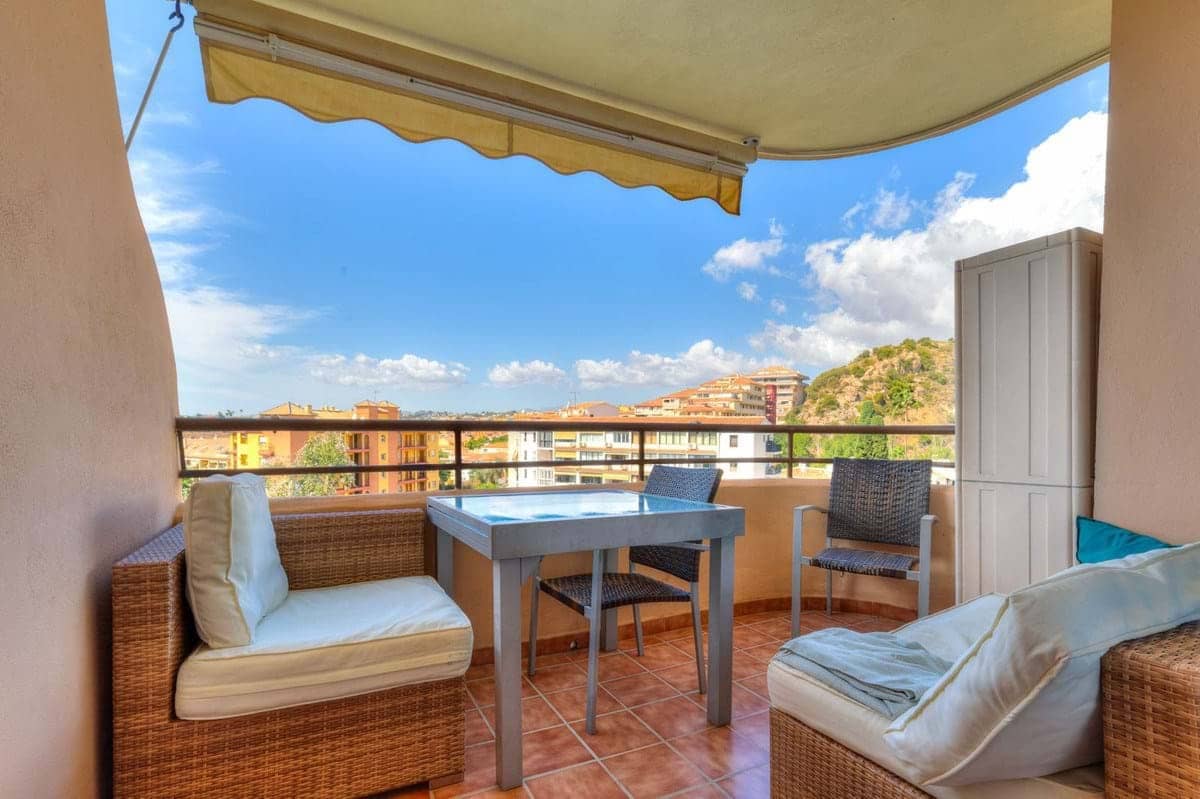 2 bedroom Apartment for sale in Fuengirola with pool garage - € 269,000 (Ref: 9337503)