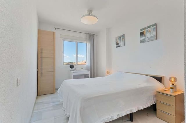 2 makuuhuone Huoneisto myytävänä paikassa Fuengirola mukana uima-altaan 
autotalli - 269 000 € (Ref: 9337503)