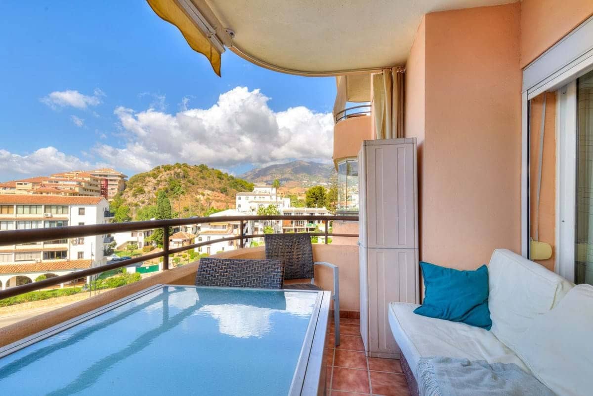 2 bedroom Apartment for sale in Fuengirola with pool garage - € 269,000 (Ref: 9337503)