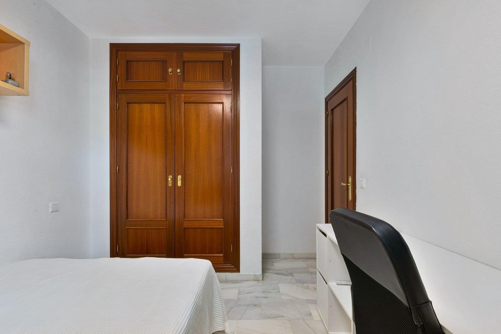 2 bedroom Apartment for sale in Fuengirola with pool garage - € 269,000 (Ref: 9337503)