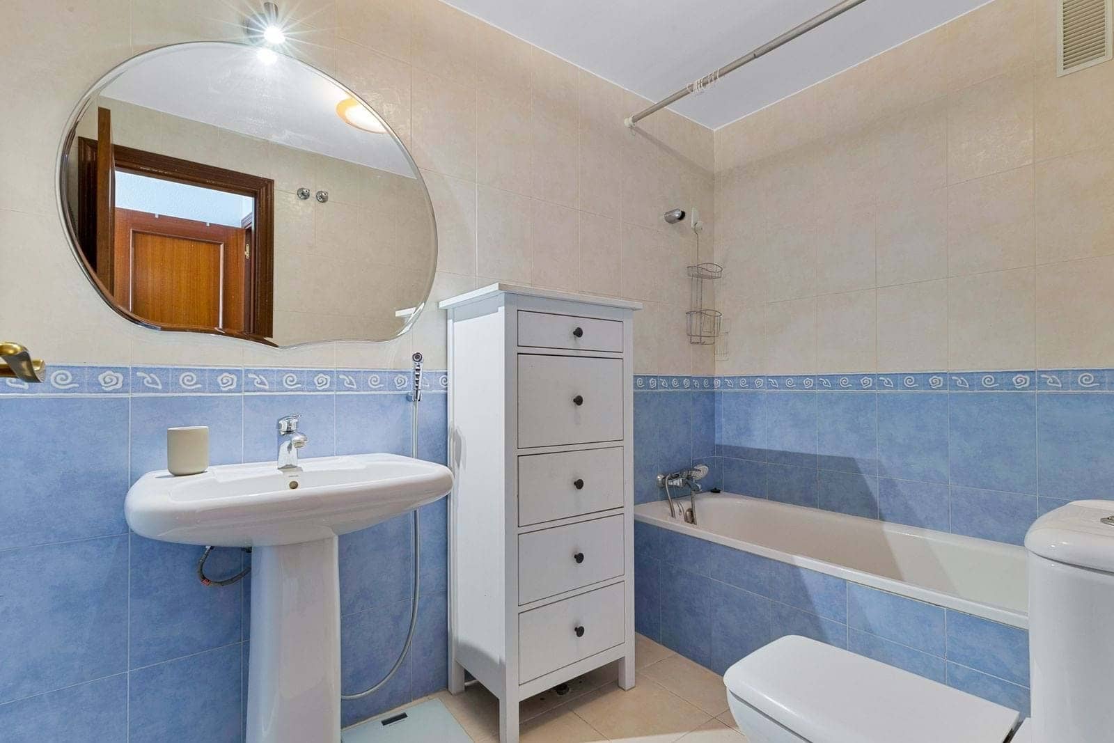 2 bedroom Apartment for sale in Fuengirola with pool garage - € 269,000 (Ref: 9337503)