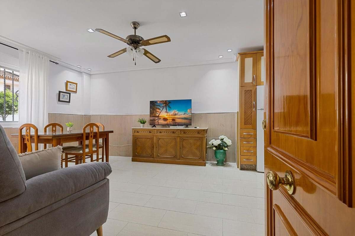 Apartamento de 2 habitaciones en Fuengirola en venta - 293.000 € (Ref: 9340447)