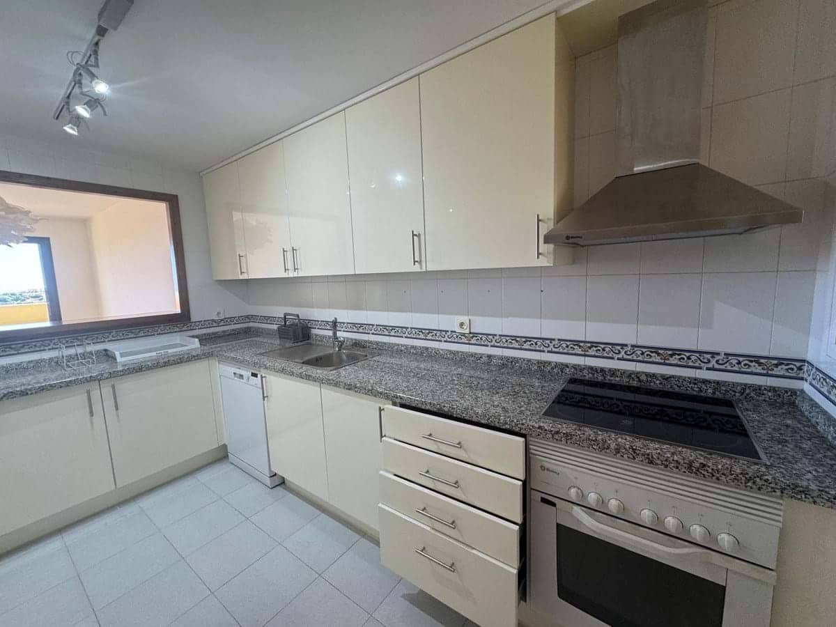 2 chambre Appartement à vendre à Manilva avec piscine garage - 275 000 € (Ref: 9340448)