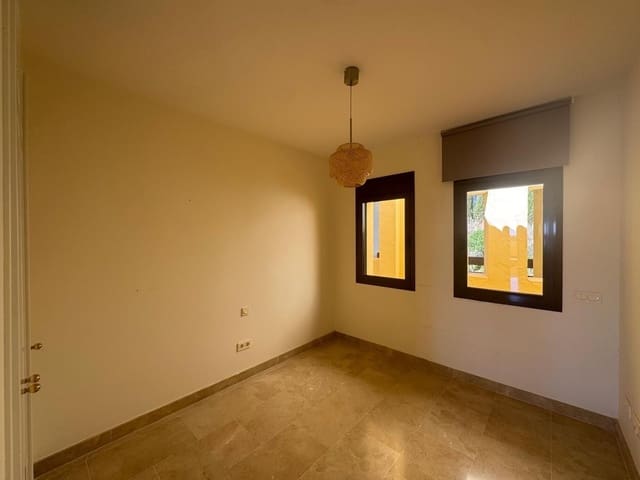 2 chambre Appartement à vendre à Puerto de la Duquesa, Manilva avec piscine garage - 275 000 € (Ref: 9340448)